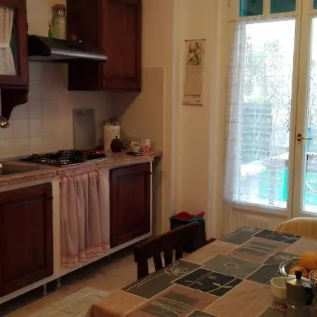 Casa Al Prino Con Giardino E Box 아파트 임페리아