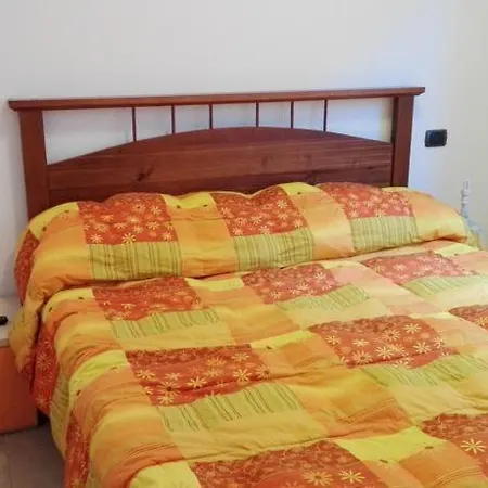 아파트 Casa Al Prino Con Giardino E Box