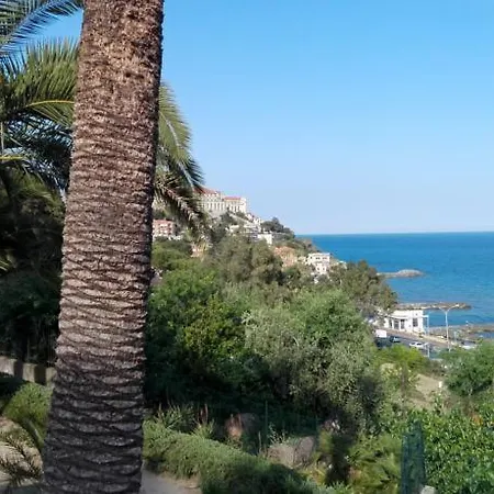 아파트 Casa Al Prino Con Giardino E Box *